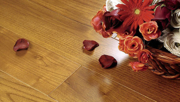  木地板日常维护缺不了打蜡 如何打蜡